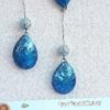 orecchini pezzo unico "Il palloncino e il are in tempesta"orecchini a pendente resina epossidica petri dish baja blue blue zaffiro